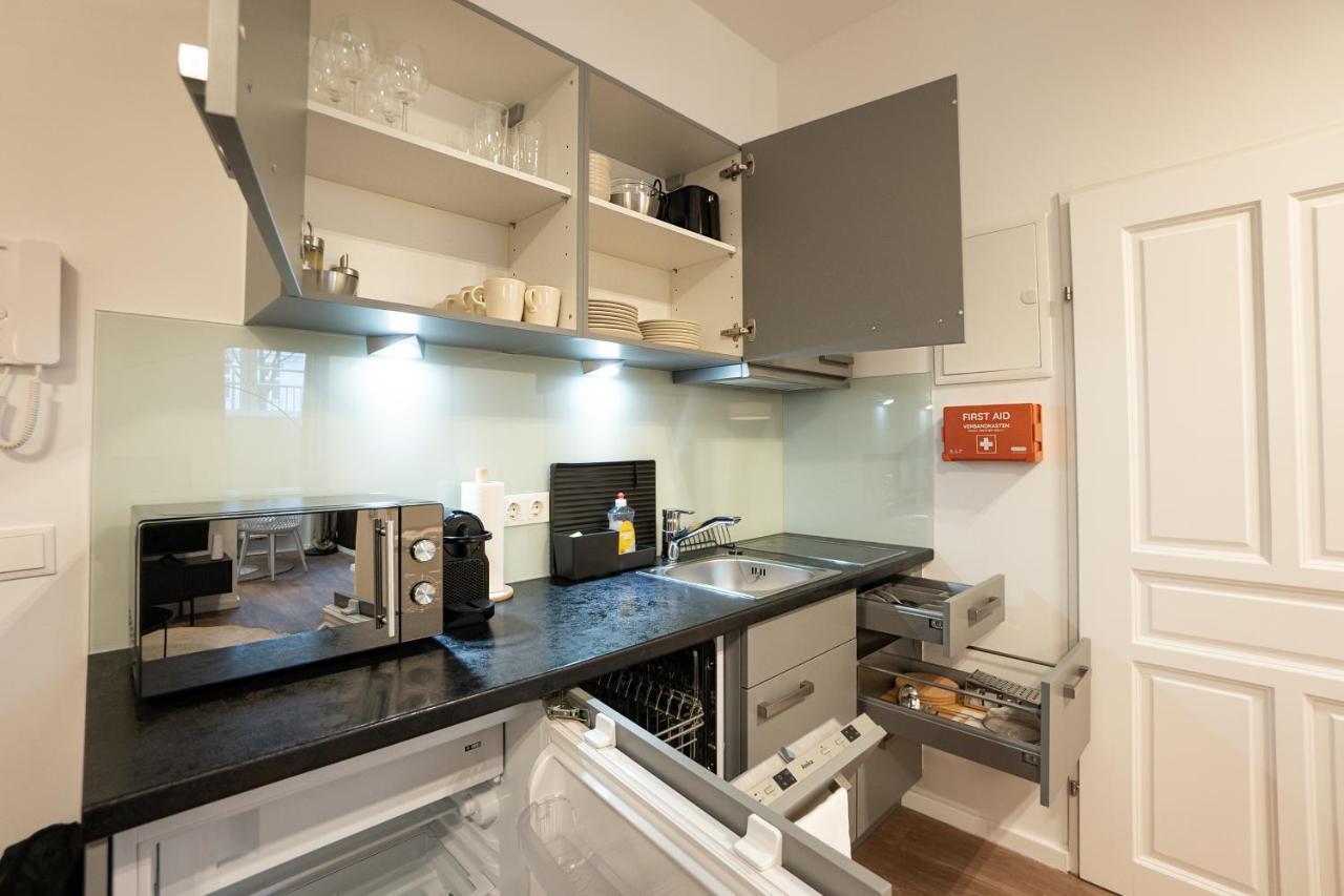 Stylish Apartment With Dedicated Working Space And Super King-Size Bed Located Between City Centre And Donau River Wina Bagian luar foto