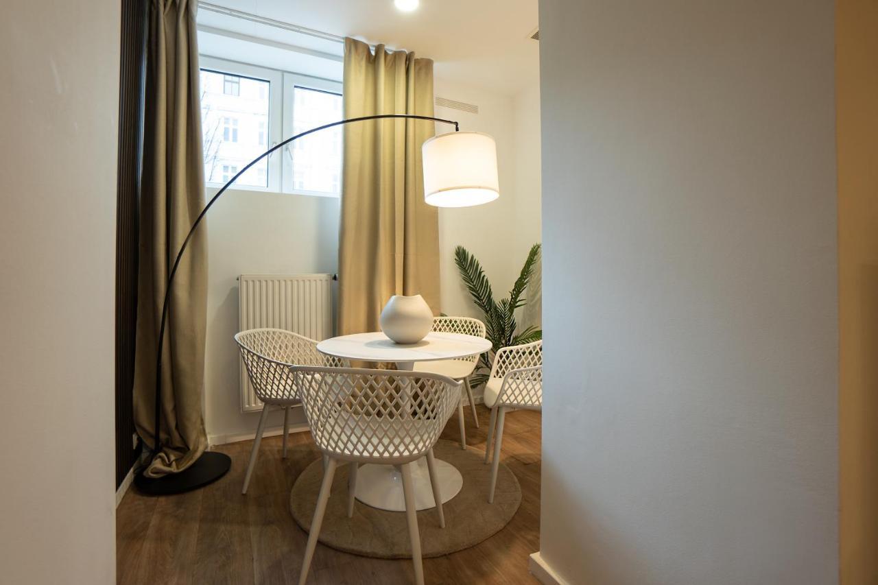 Stylish Apartment With Dedicated Working Space And Super King-Size Bed Located Between City Centre And Donau River Wina Bagian luar foto