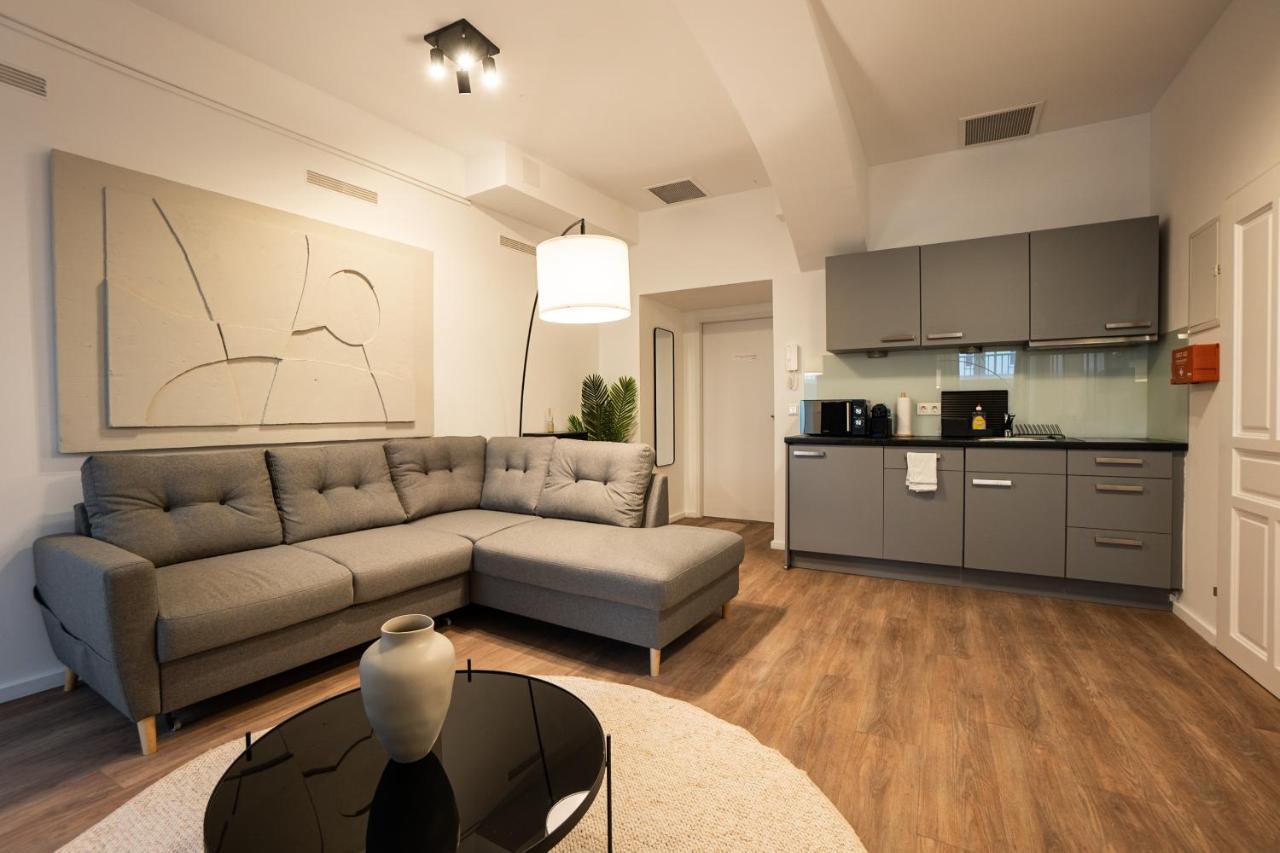 Stylish Apartment With Dedicated Working Space And Super King-Size Bed Located Between City Centre And Donau River Wina Bagian luar foto