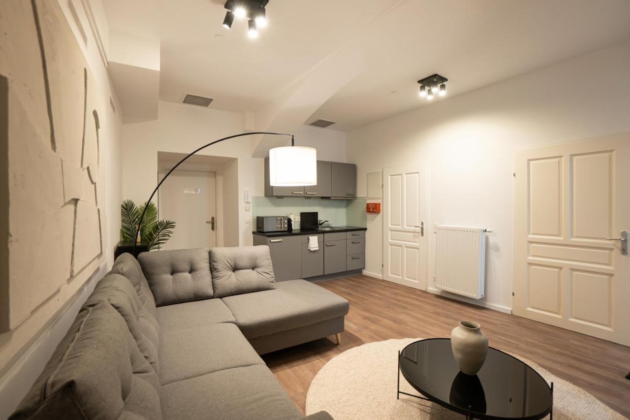 Stylish Apartment With Dedicated Working Space And Super King-Size Bed Located Between City Centre And Donau River Wina Bagian luar foto