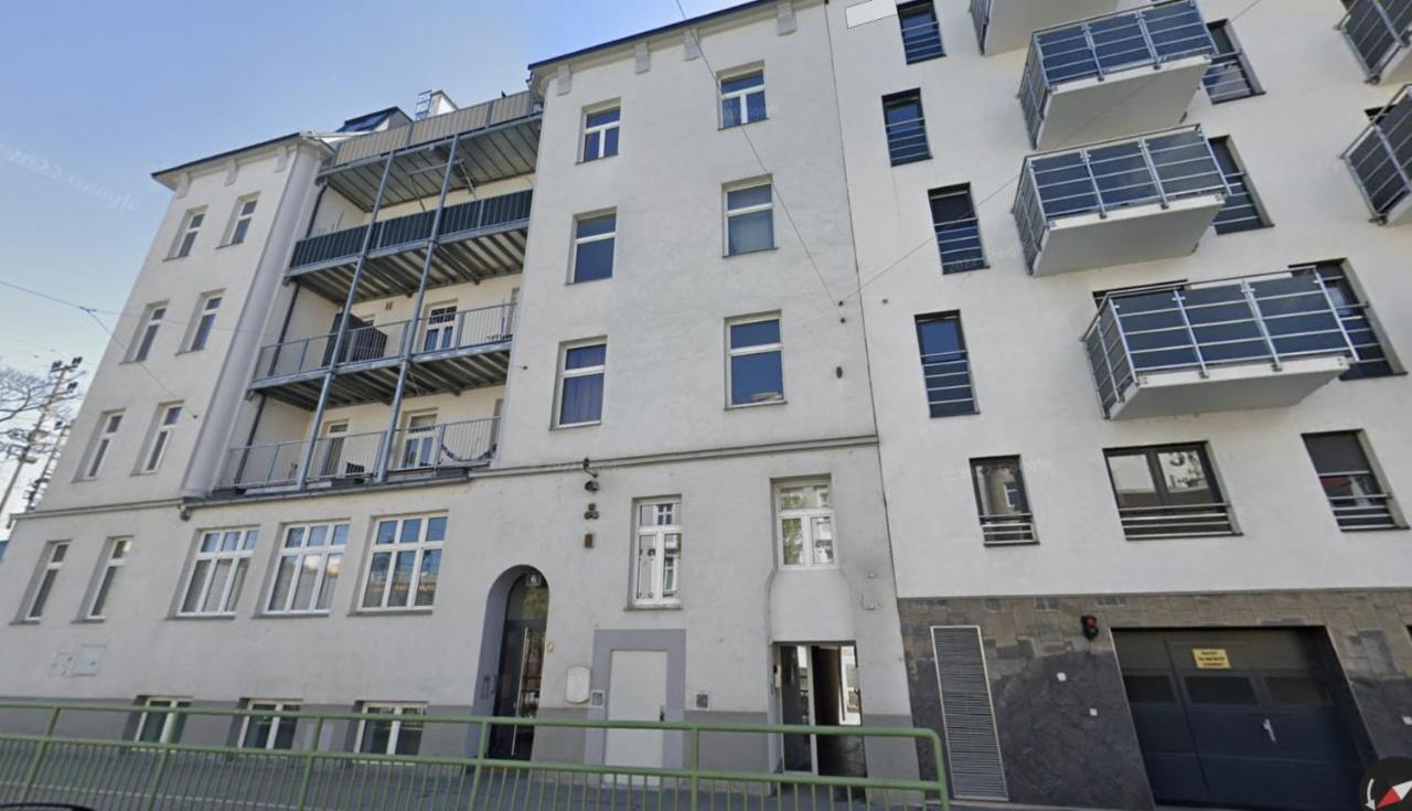 Stylish Apartment With Dedicated Working Space And Super King-Size Bed Located Between City Centre And Donau River Wina Bagian luar foto